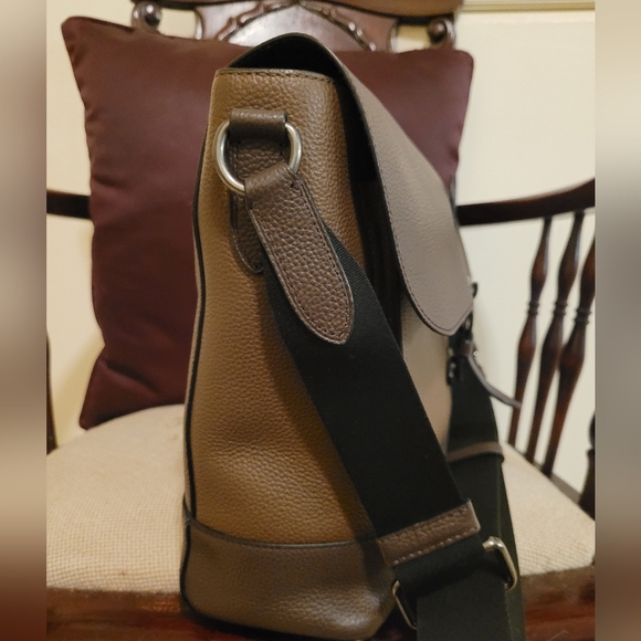 Coach 89894 Hudson Messenger In Colorblock Tobacco Mahagony Leather Bag $598 - Picture 3 of 8